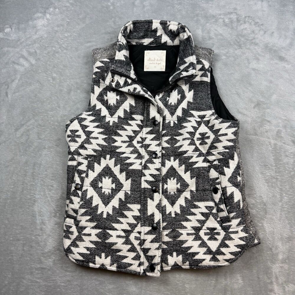 Altar'd State Womens Medium Black White Aztec Southwestern Quilted Vest